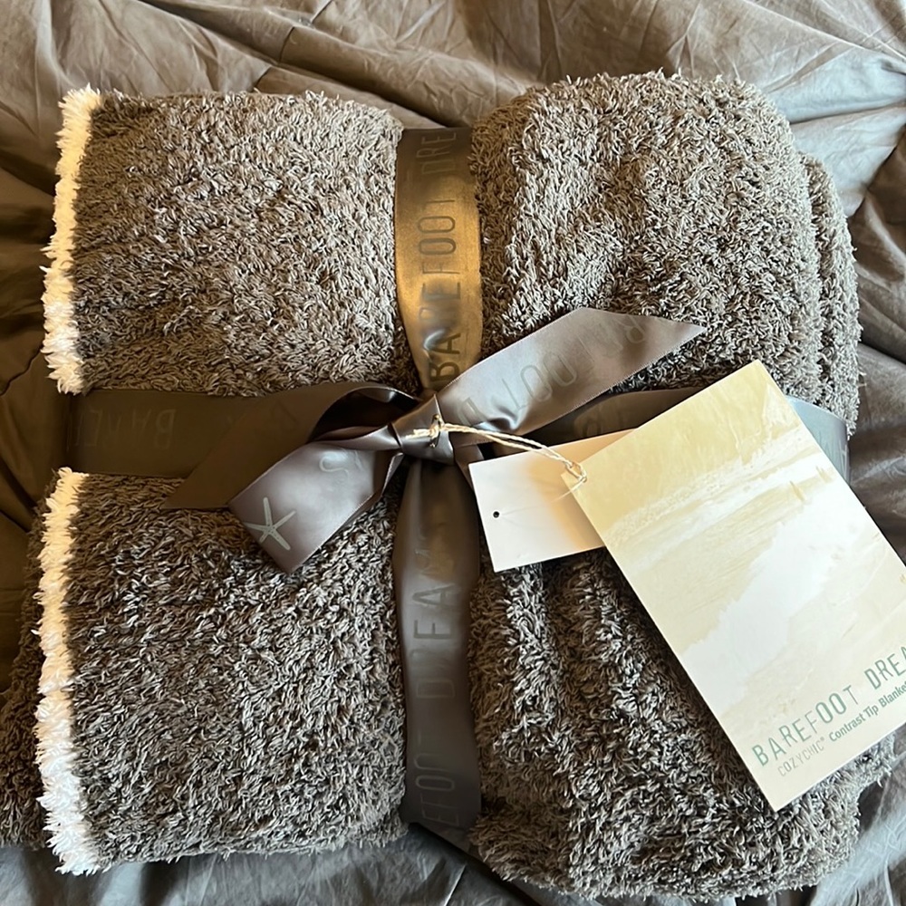Barefoot Dreams Blanket NWT